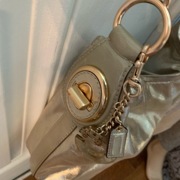 Coach Metallic handbag Mint condition New w/o tags - Picture 2 of 9